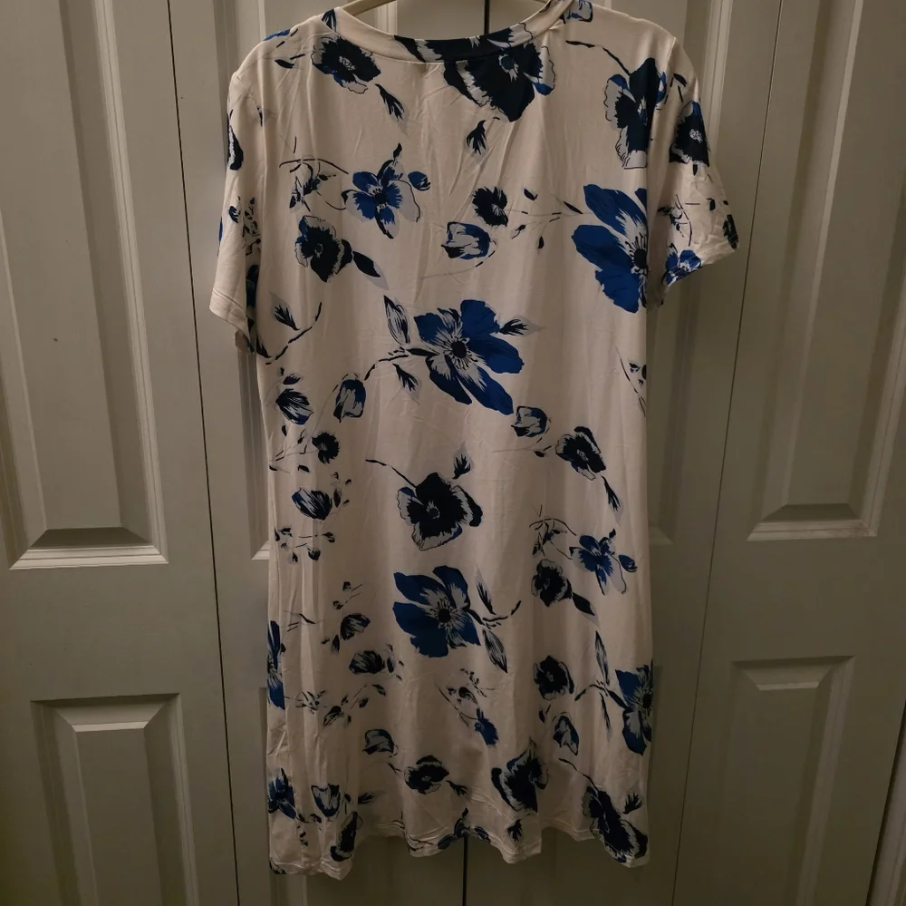 Locryz Blue Floral T Shirt Dress - Picture 2 of 5